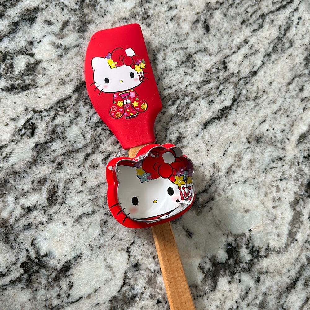 **REAR** New Hello kitty spachula
